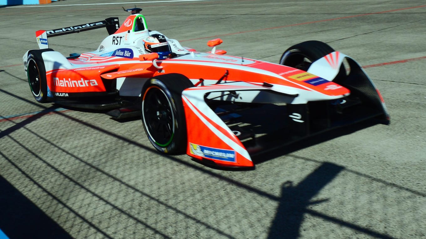 Am Wochenende gastierte der Formel-E-Tross in Berlin. Am Wochenende gastierte der Formel-E-Tross in Berlin.