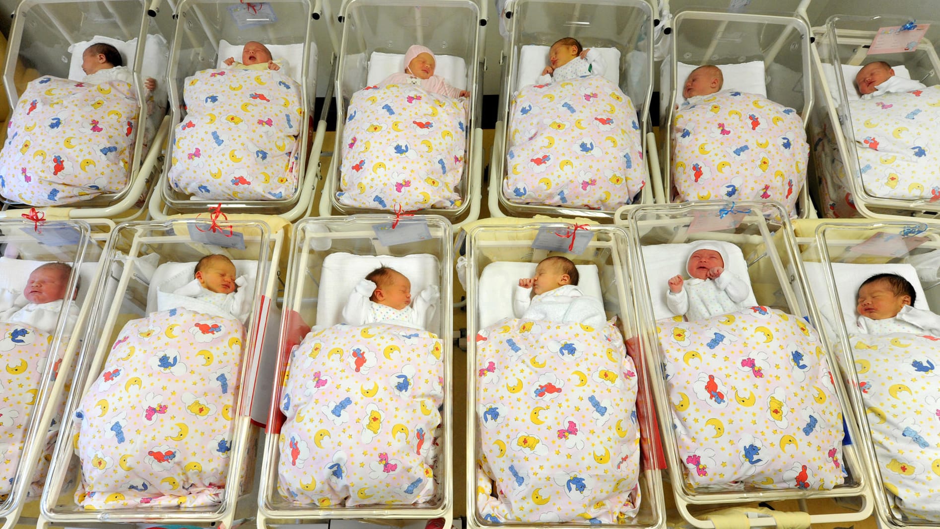Das Krankenhaus hatte eine mögliche Verwechslung für unwahrscheinlich gehalten, da zu gegebener Zeit kein zweites Baby mit einem ähnlich geringem Gewicht geboren wurde. (Symbolbild) Das Krankenhaus hatte eine mögliche Verwechslung für unwahrscheinlich gehalten, da zu gegebener Zeit kein zweites Baby mit einem ähnlich geringem Gewicht geboren wurde. (Symbolbild)