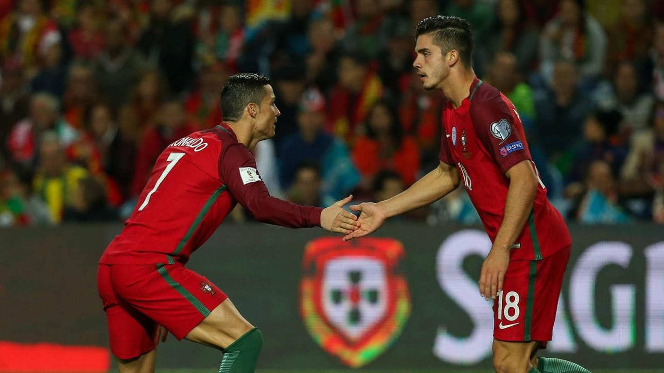 Cristiano Ronaldo (l.) und André Silva sollen das portugiesische Sturmduo beim Confed Cup sein.