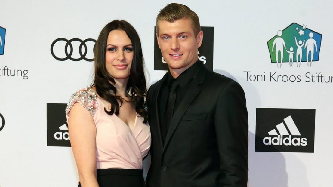 Toni Kroos und seine langjährige Liebste Jessica heirateten 2015.