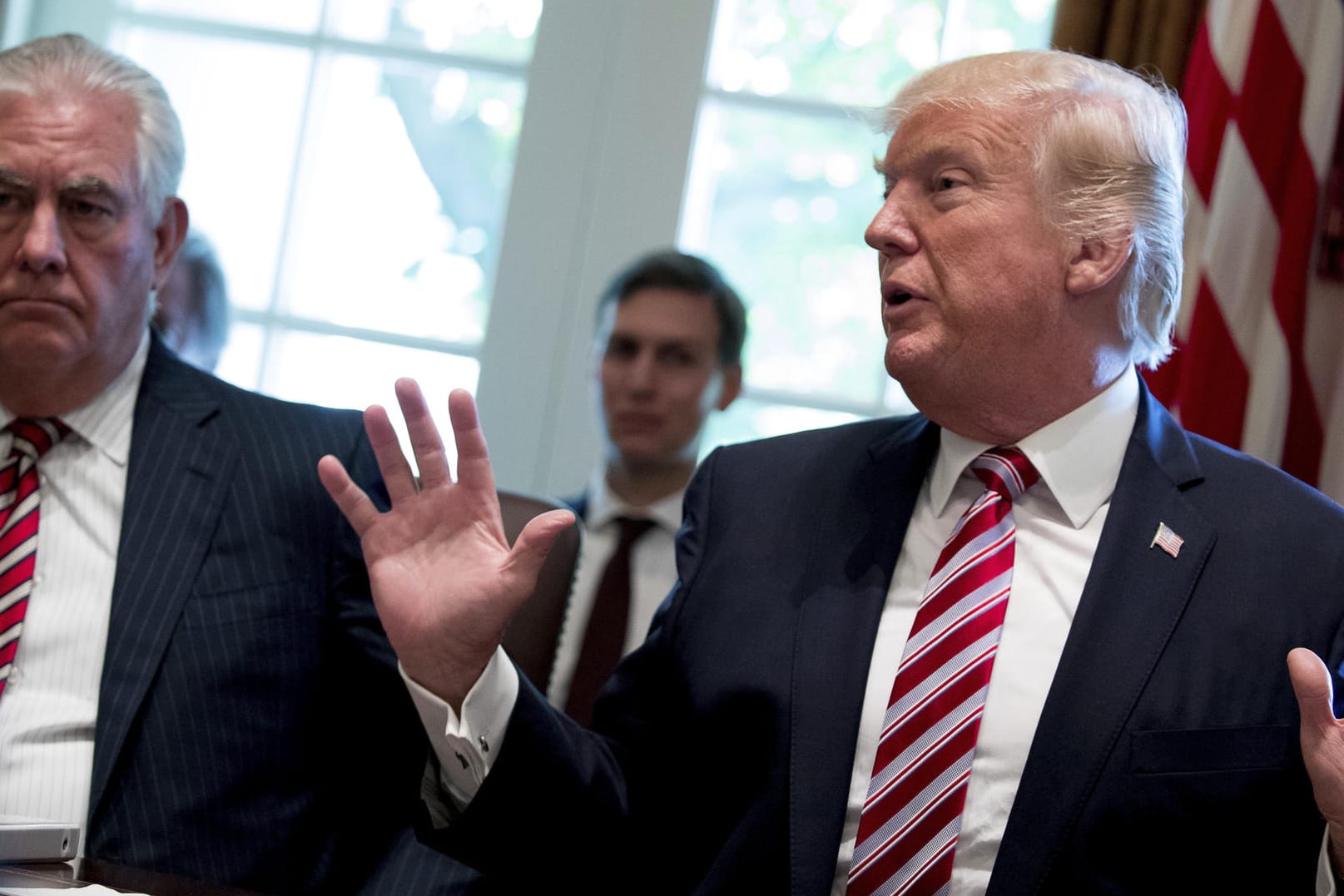 Ein Kongress-Mitglied hat bereits angekündigt, Robert Mueller umgehend wieder einzusetzen, falls Trump ihn feuere.