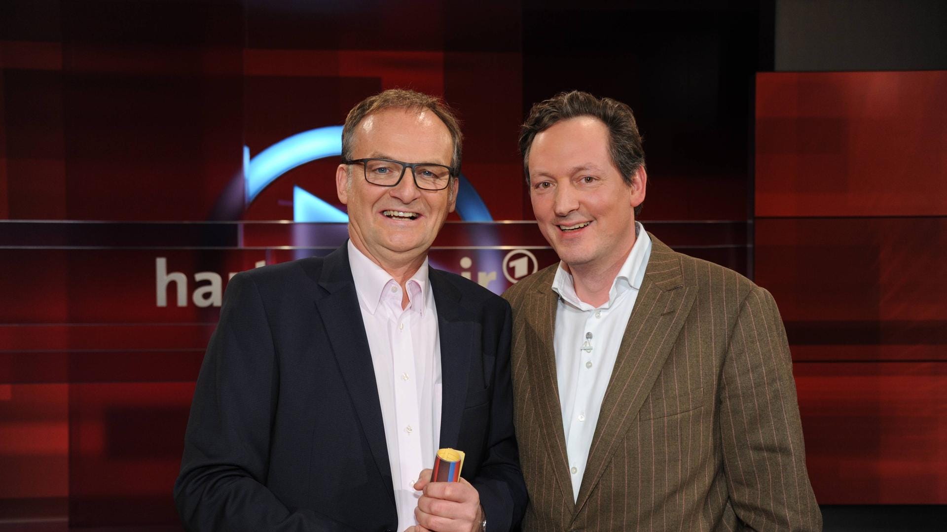 Der Moderator Frank Plasberg (rechts) und Dr. Eckart von Hirschhausen (links).