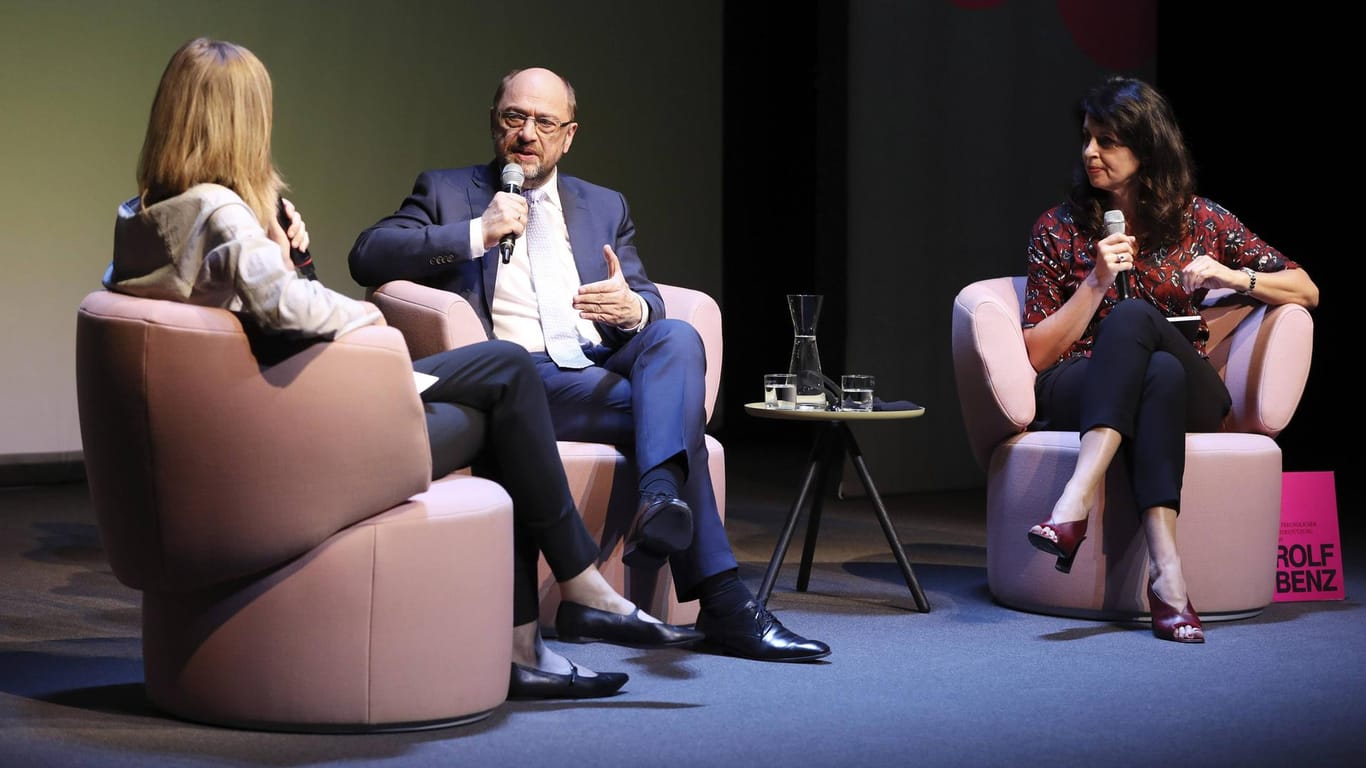 Meike Dinklage, Martin Schulz und Brigitte Huber beim Gesprächs-Event Brigitte Live im Maxim Gorki Theater.