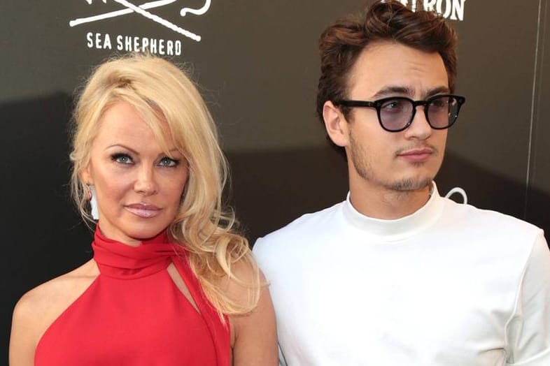 Pamela Anderson und ihr Sohn Brandon Lee bei der Sea Shepherd Conservation in Los Angeles.