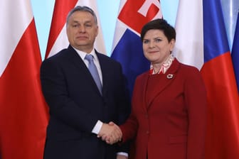 Die EU wirft Ungarns Ministerpräsidenten Viktor Orban und Polens Premierministerin Beata Szydlo vor, sich im Flüchtlingsstreit der europäischen Solidarität zu verweigern.