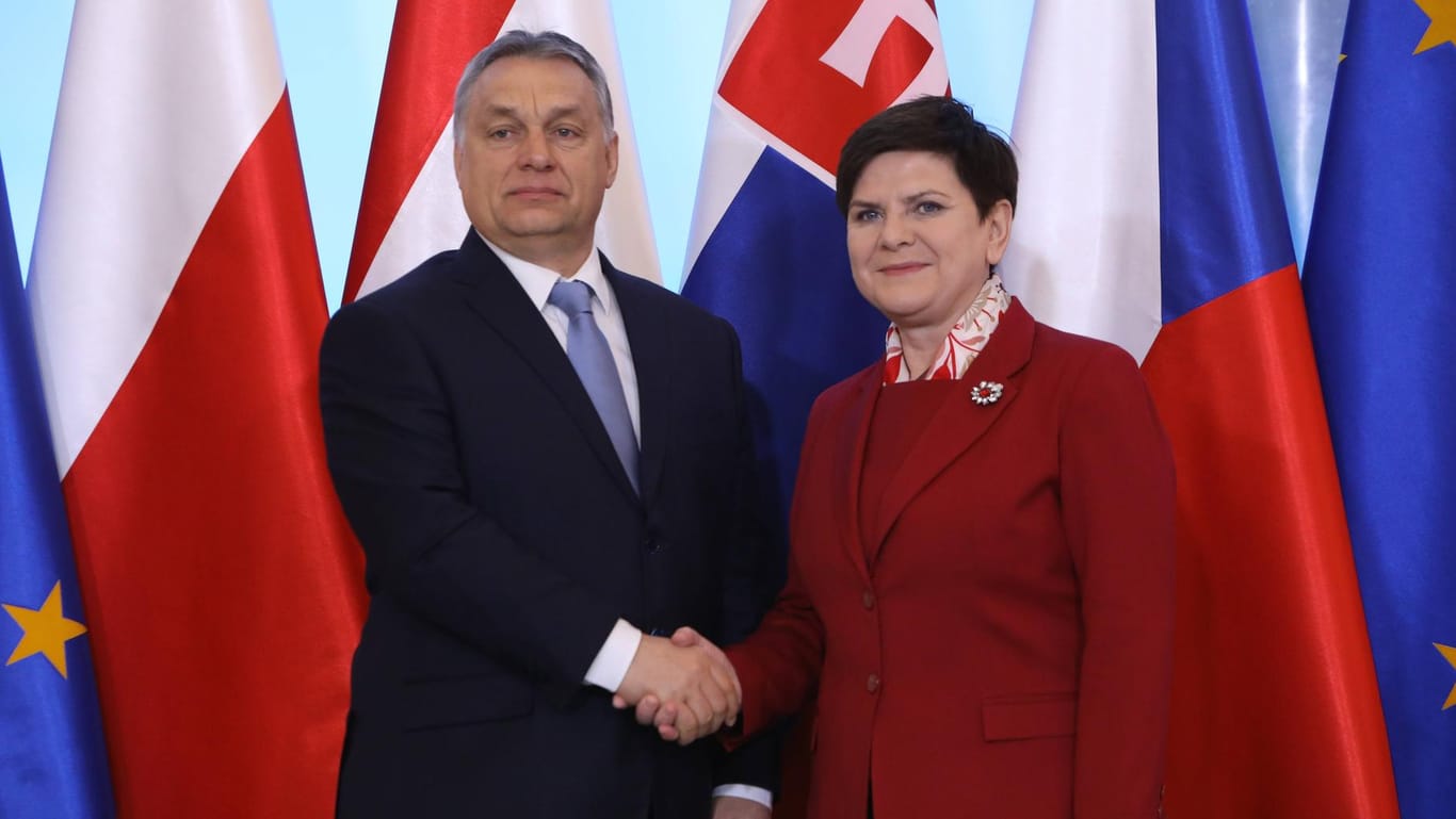 Die EU wirft Ungarns Ministerpräsidenten Viktor Orban und Polens Premierministerin Beata Szydlo vor, sich im Flüchtlingsstreit der europäischen Solidarität zu verweigern.