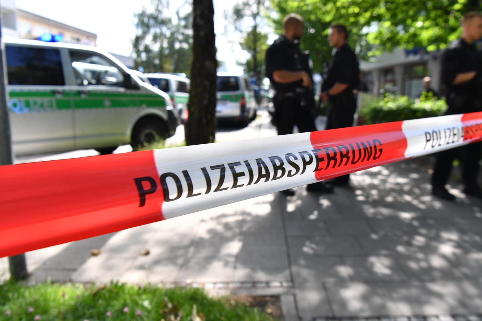 Bei Schüssen am S-Bahnhof in Unterföhring bei München sind am Dienstagmorgen mehrere Menschen von einem vermutlich psychisch kranken Mann verletzt worden (Archiv).