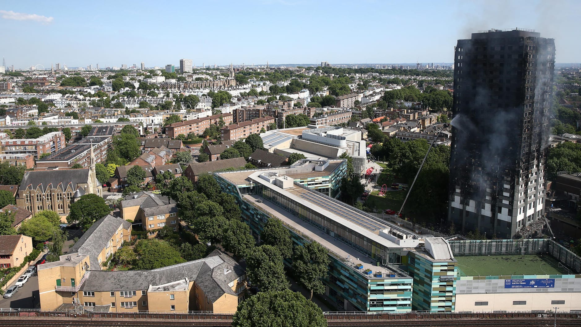 Das abgebrannte Hochhaus liegt im Londoner Stadtteil Kensington.