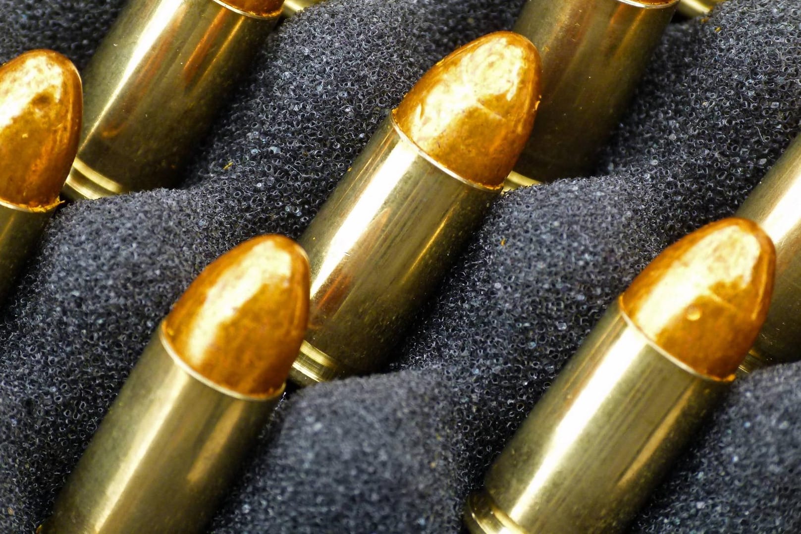 Ein Lager mit Rauschgift, Waffen und Munition entdeckte in Dresden ein Besitzer von neuem Zuhause. (Symbolbild)