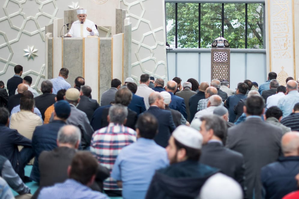 Freitagsgebet in der Zentralmoschee in Köln