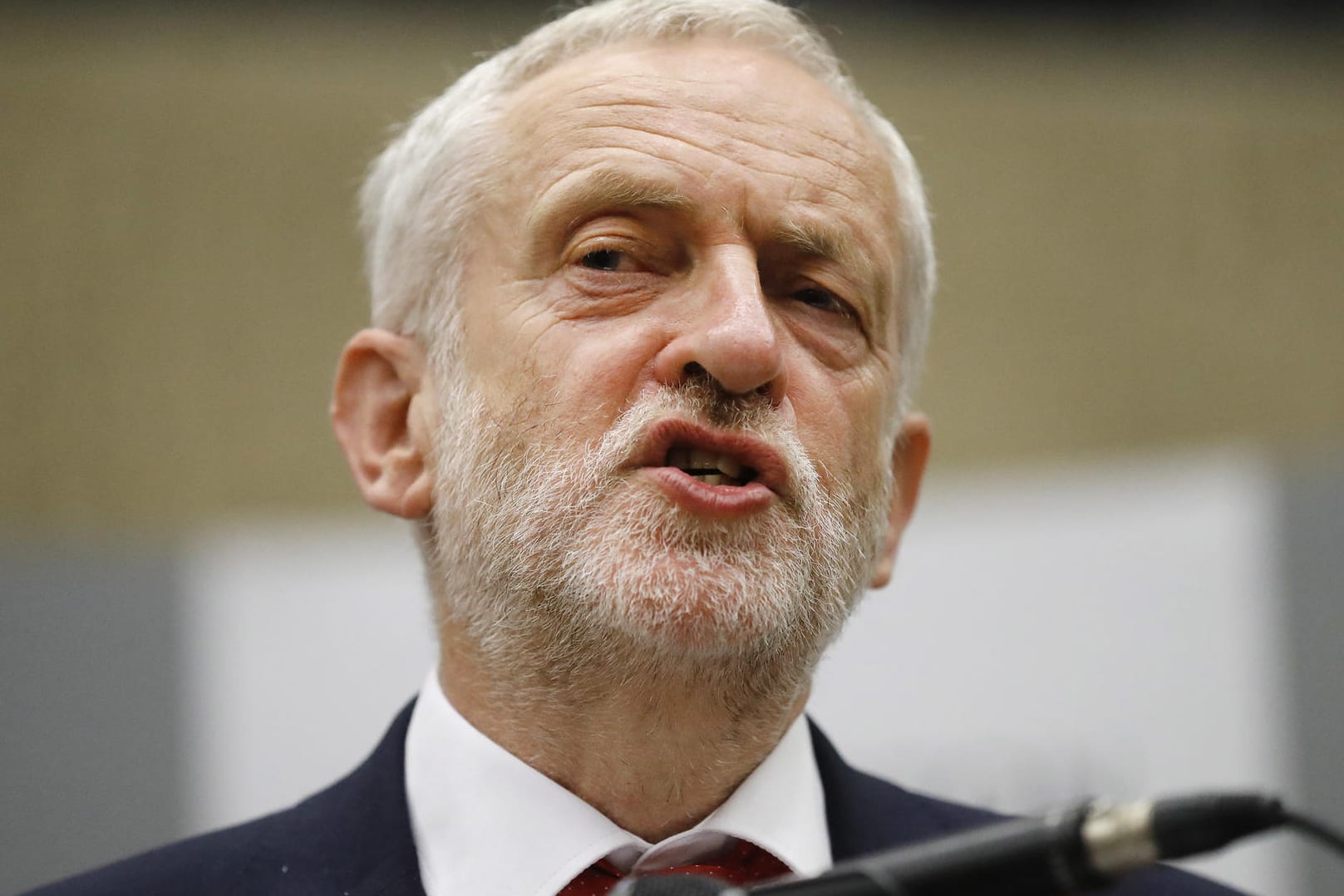 Labour-Chef Jeremy Corbyn will Neuwahlen in Großbritannien.