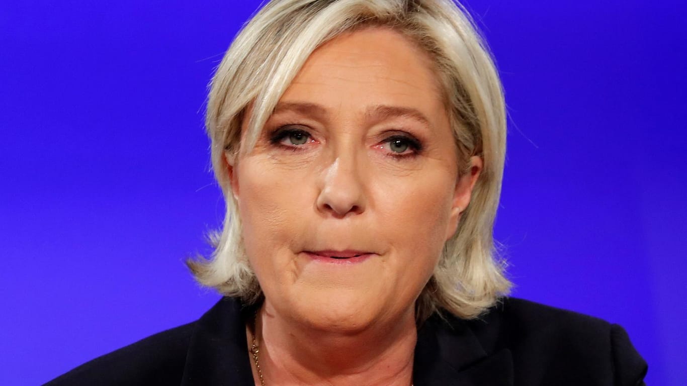 Die Rechtspopulistin Marine Le Pen ist erfreut über den Erfolg der AfD.