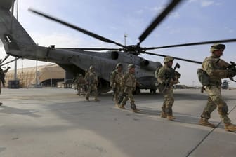 Die US-Regierung will die Truppen in Afghanistan mit tausenden weiteren US-Soldaten aufrüsten.