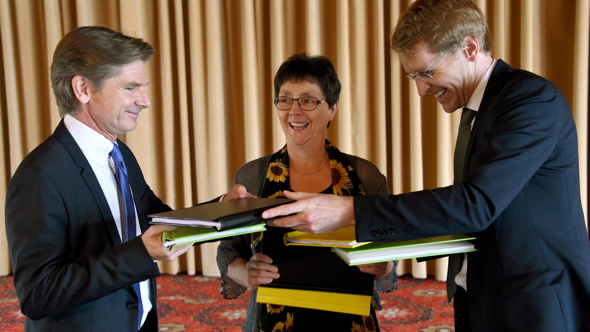 Die Verhandlungsführer der schleswig-holsteinischen Koalitionsverhandlungen, (l-r) Heiner Garg (FDP), Monika Heinold (Bündnis 90/Die Grünen) und Daniel Günther (CDU). Die Verhandlungsführer der schleswig-holsteinischen Koalitionsverhandlungen, (l-r) Heiner Garg (FDP), Monika Heinold (Bündnis 90/Die Grünen) und Daniel Günther (CDU).