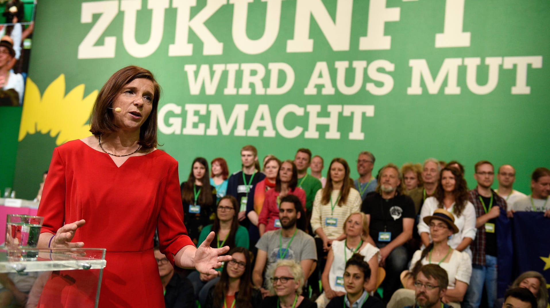 Die Grünen-Spitzenkandidatin Katrin Göring-Eckardt bei ihrer Rede im Velodrom in Berlin. Die Grünen-Spitzenkandidatin Katrin Göring-Eckardt bei ihrer Rede im Velodrom in Berlin.