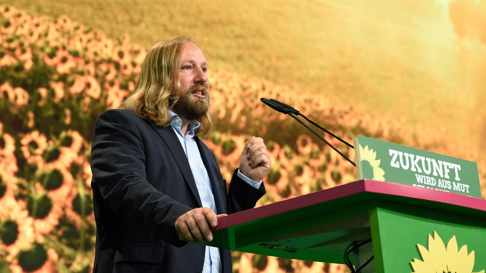 Der Fraktionsführer der Grünen im Bundestag, Anton Hofreiter, eröffnet beim Grünen-Bundesparteitag mit einer Rede das Abschlusskapitel.