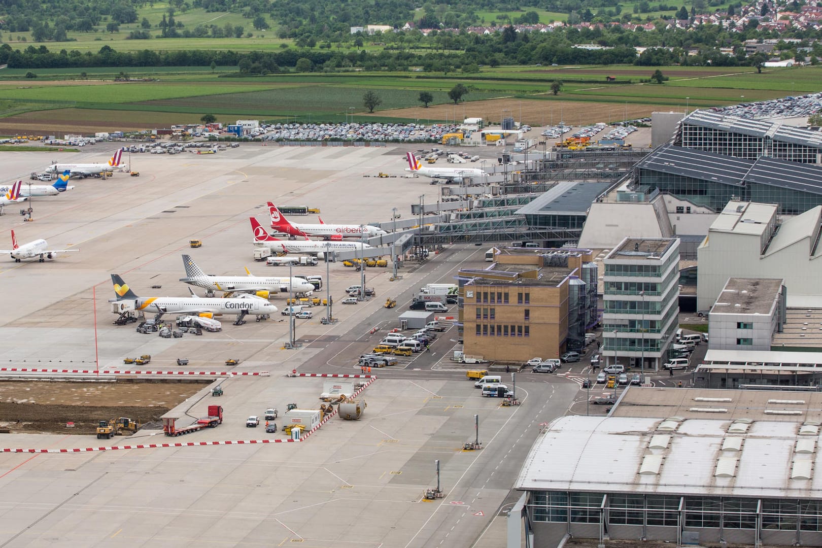 Der Flugbetrieb am Stuttgarter Flughafen wurde trotz des vermeintlichen Anschlags nicht beeinträchtigt.