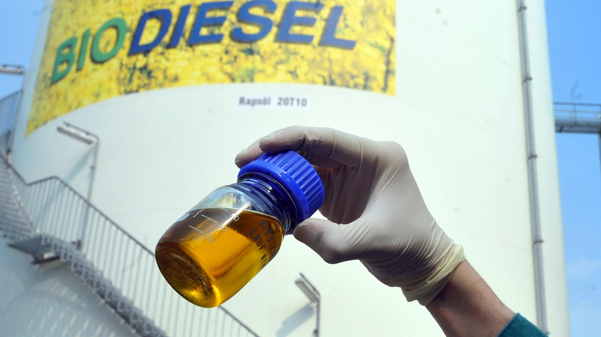 Selbst mit dem neuen Bio-Diesel bleibt das Stickoxid-Problem der Selbstzünder bestehen. Selbst mit dem neuen Bio-Diesel bleibt das Stickoxid-Problem der Selbstzünder bestehen.