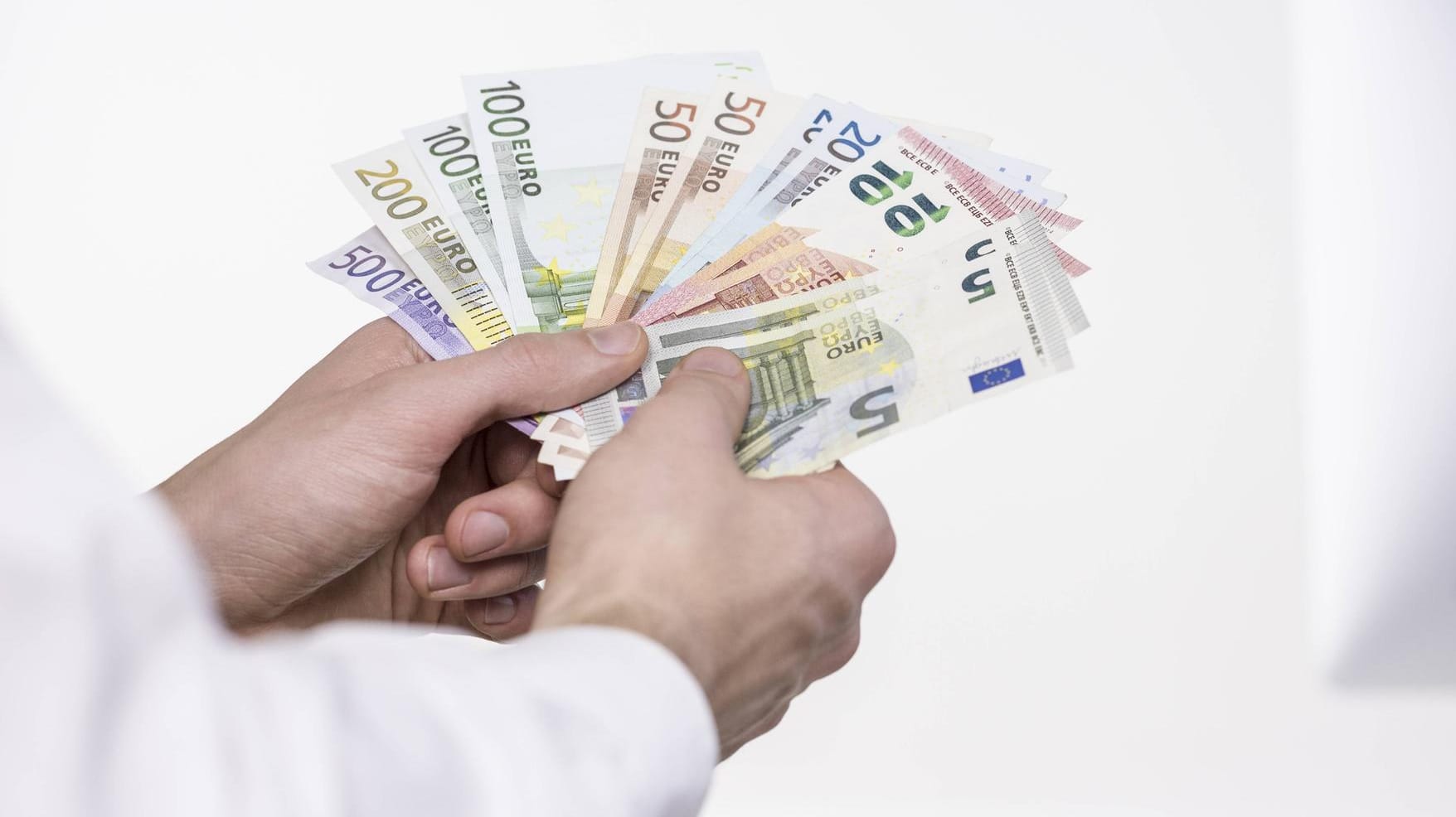 Mehr Geld sollen die neuen SPD-Steuerpläne auch für die Mittelschicht bedeuten. Mehr Geld sollen die neuen SPD-Steuerpläne auch für die Mittelschicht bedeuten.