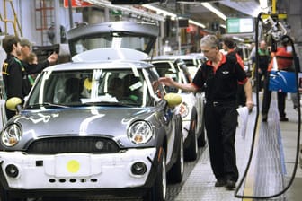 Auch nach dem Ausstieg Großbritanniens aus der EU hofft BMW mit seinen Werken auf den britischen Inseln auf hohe Absätze und gute Verkaufszahlen.