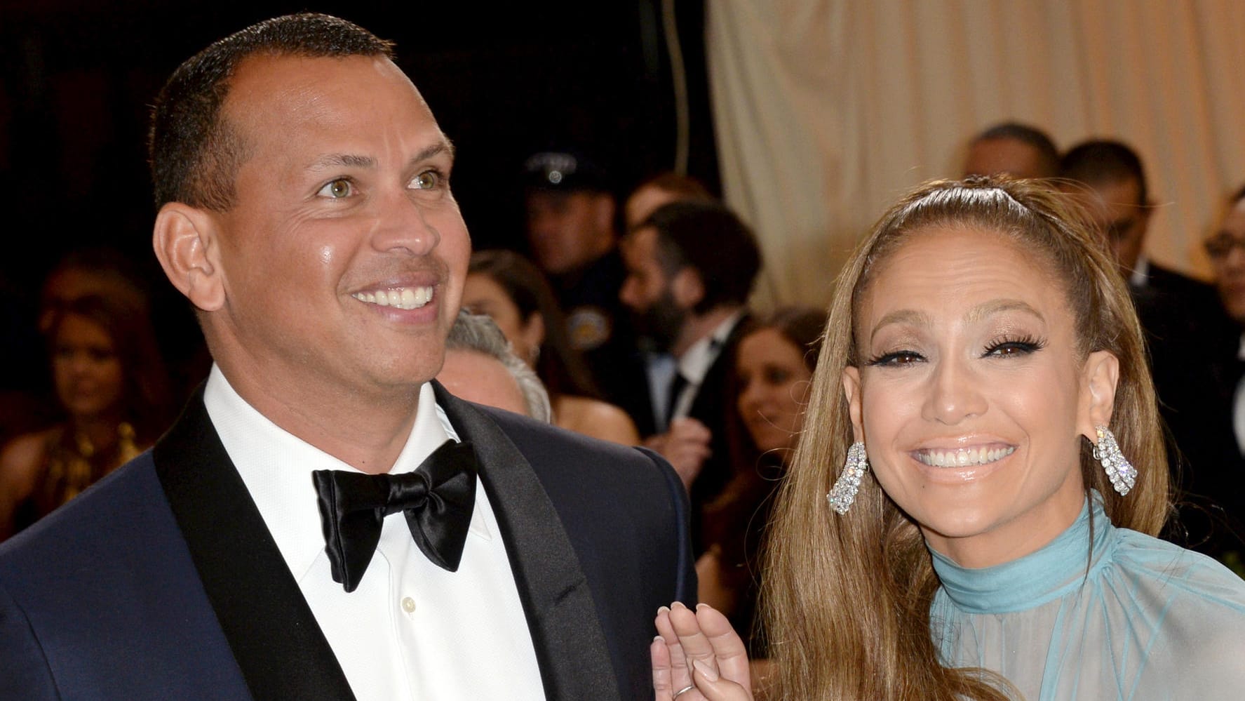 Jennifer Lopez und Alex Rodriguez machen Liebesurlaub in Paris.