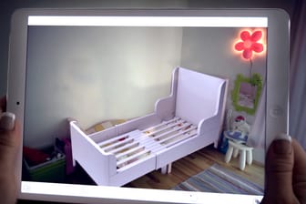 Ikea App mit virtuellem Kinderbett auf einem iPad