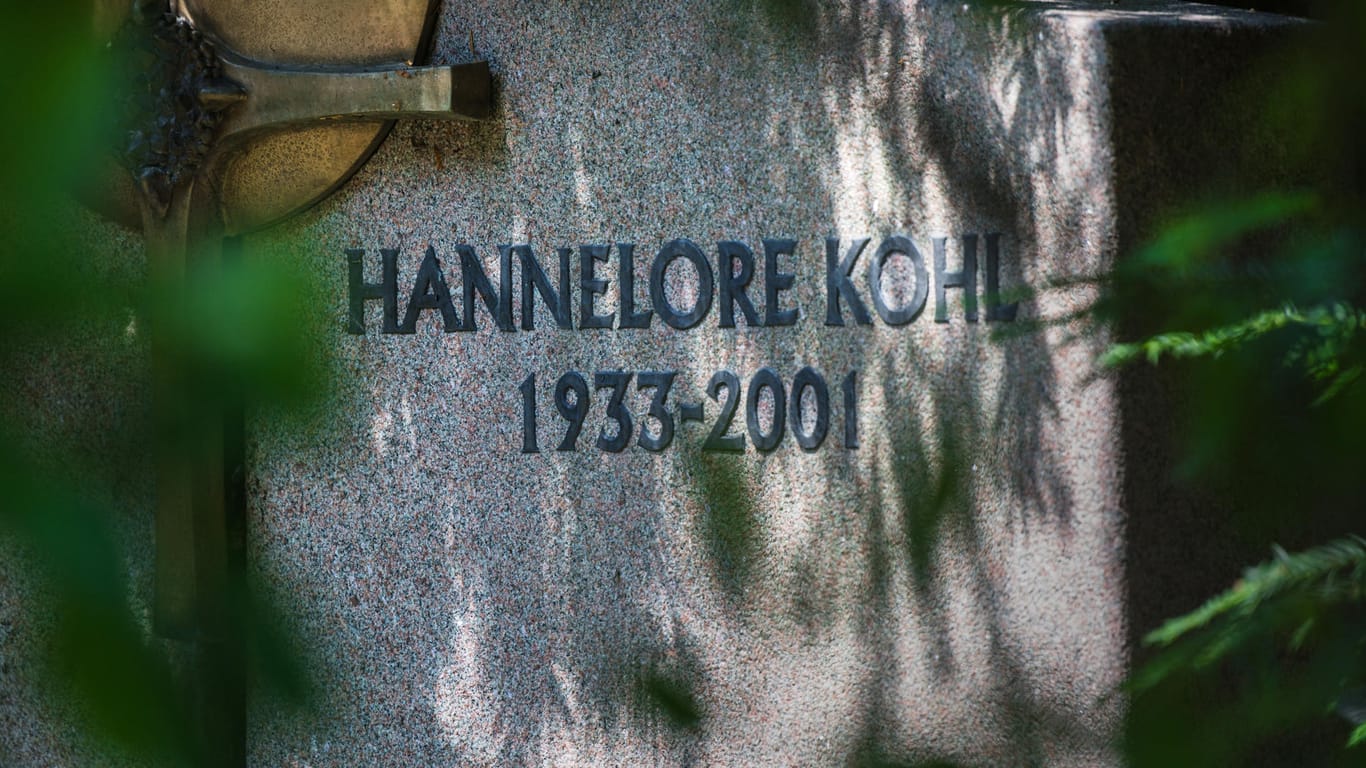Das Grab von Hannelore Kohl, der ersten Ehefrau von Ex-Bundeskanzler Helmut Kohl.