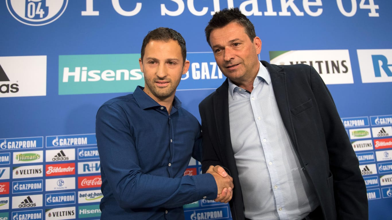 Schalkes neuer Trainer Domenico Tedesco (l.) und Manager Christian Heidel.