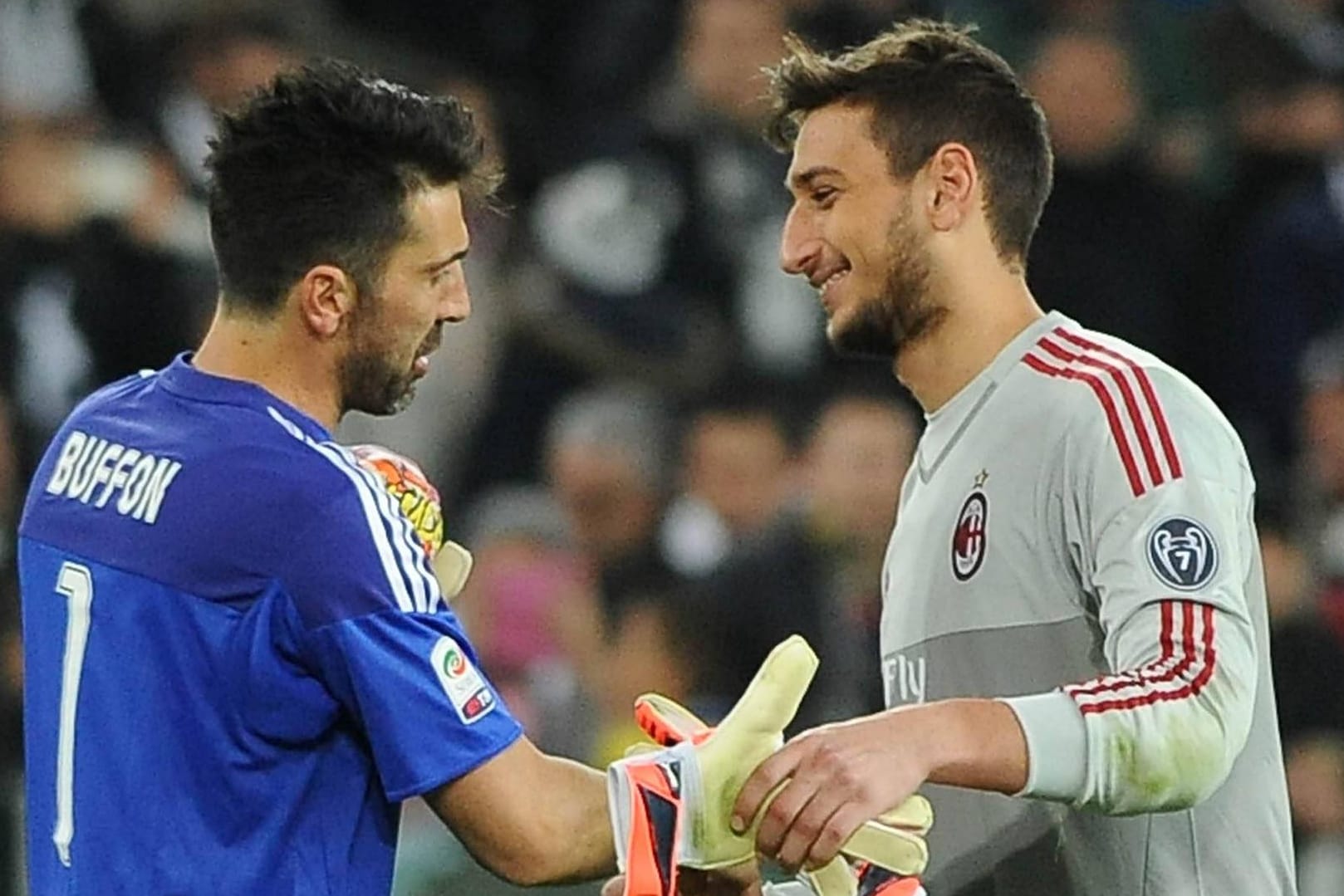 Gianluigi Buffon und sein Nachfolger Gianluigi Donnarumma trafen mit ihren Klubs Juventus Turin und AC Mailand in der Serie A aufeinander.