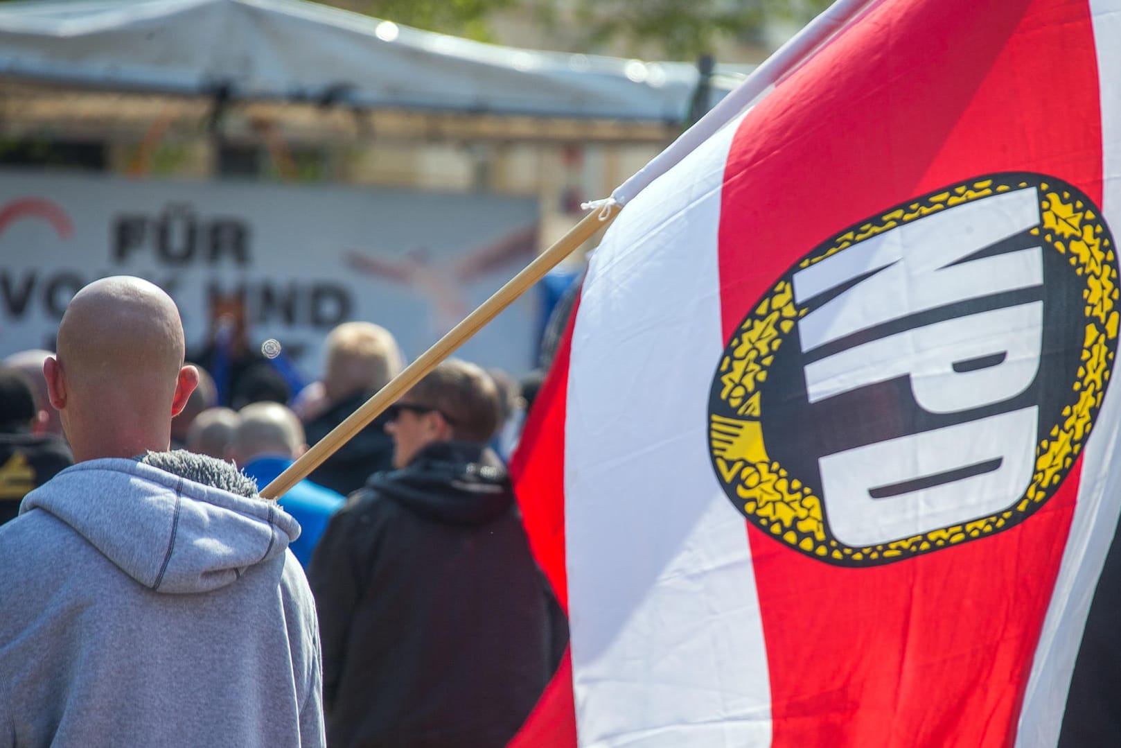 2016 hatte die seit Jahren klamme NPD etwa 1,14 Millionen Euro an staatlicher Parteienfinanzierung erhalten.