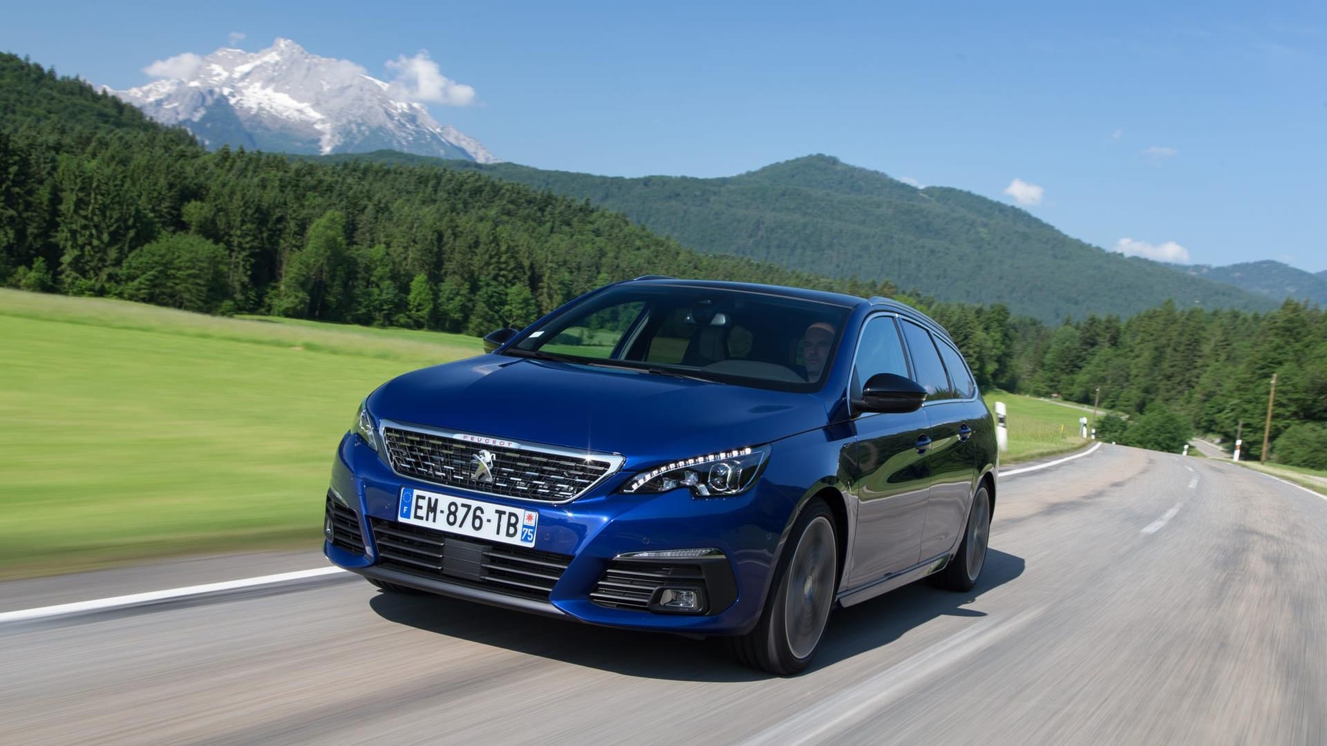 Der geliftete Peugeot 308 ist an dem Löwen im Kühlergrill zu erkennen. Der geliftete Peugeot 308 ist an dem Löwen im Kühlergrill zu erkennen.