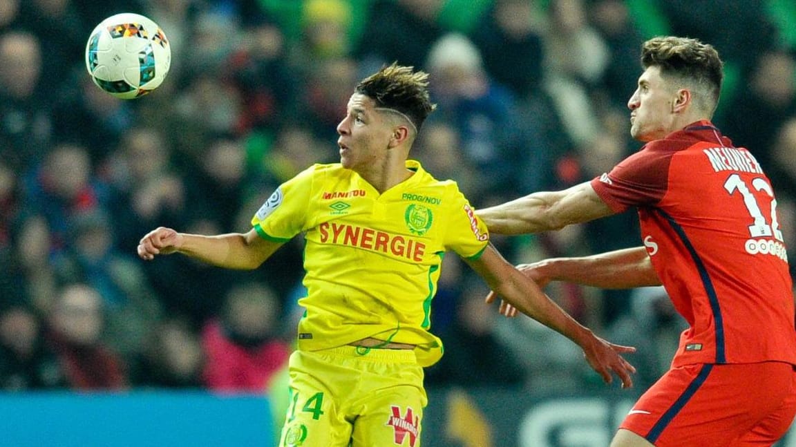 Amine Harit (l.) beim FC Nantes, hier im Duell mit Thomas Meunier von Paris St. Germain. Amine Harit (l.) beim FC Nantes, hier im Duell mit Thomas Meunier von Paris St. Germain.