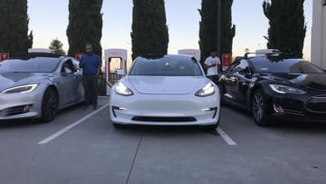 Tesla Model 3 Ladesäule