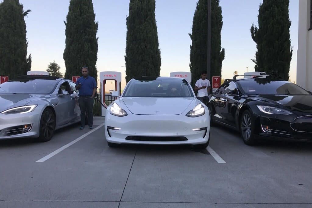 Tesla Model 3 Ladesäule