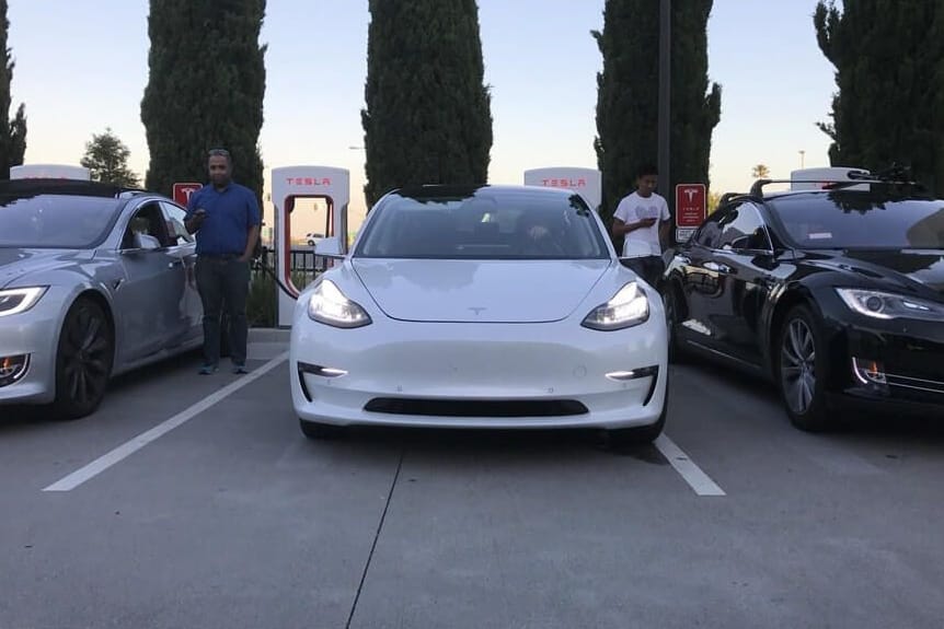 Tesla Model 3 Ladesäule