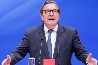 Gerhard Schröder rüttelt die SPD auf