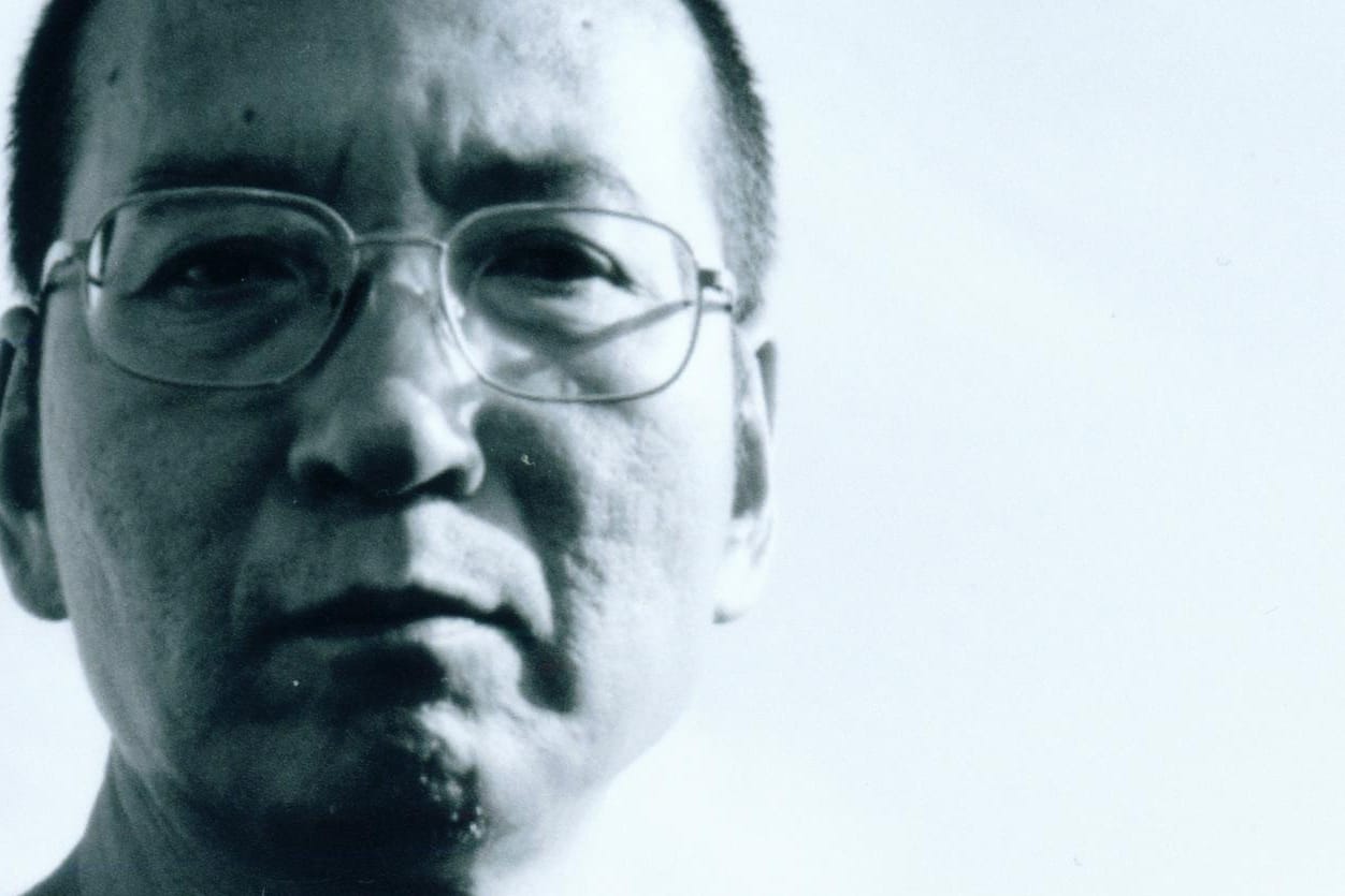 Ein undatiertes Handout zeigt den inhaftierten chinesischen Dissidenten und Bürgerrechtler Liu Xiaobo. (Archiv)