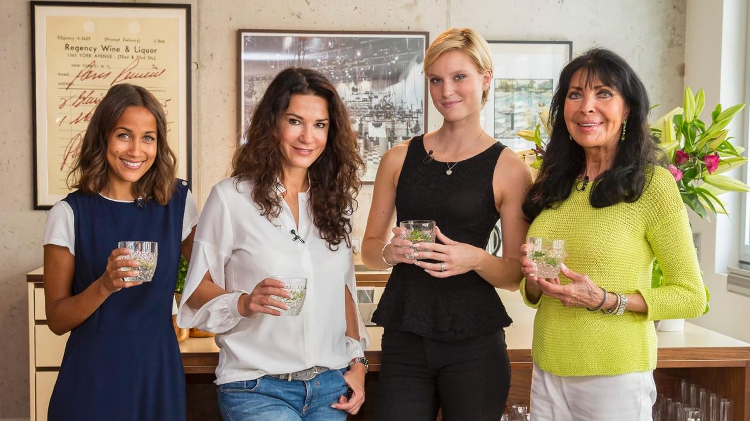 Rabea Schiff, Mariella Ahrens, Kim Hnizdo und Dunja Rajter bei "Promi Shopping Queen"