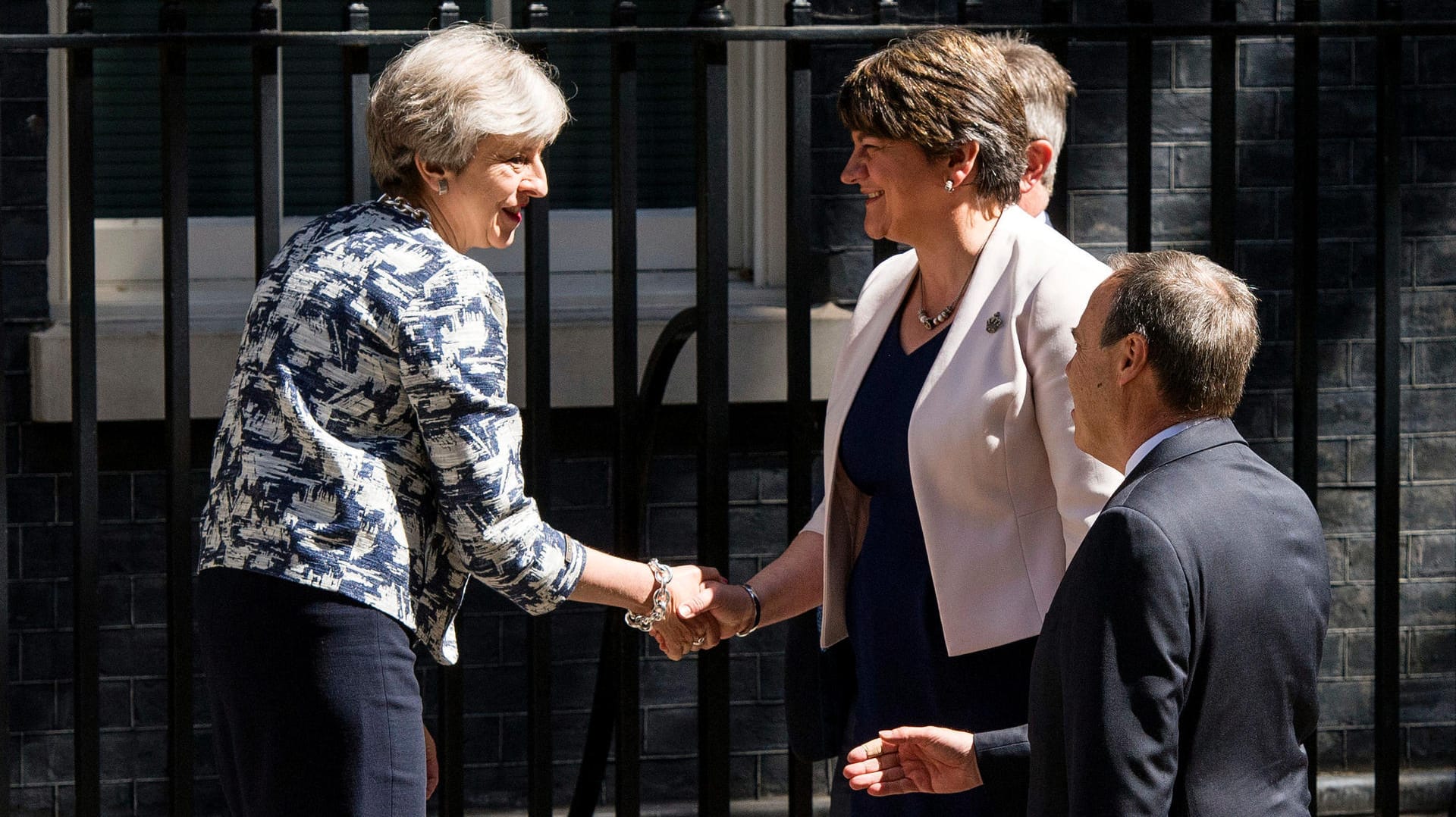 Theresa May bildet Minderheitsregierung Theresa May bildet Minderheitsregierung