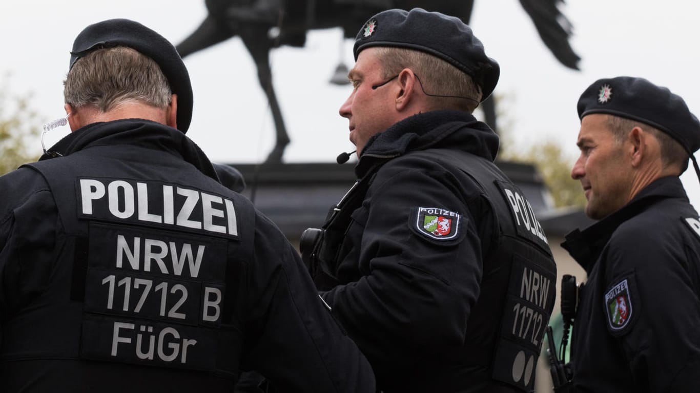 In Nordrhein-Westfalen musste die Polizei gegen rund 250 Störer vorgehen.
