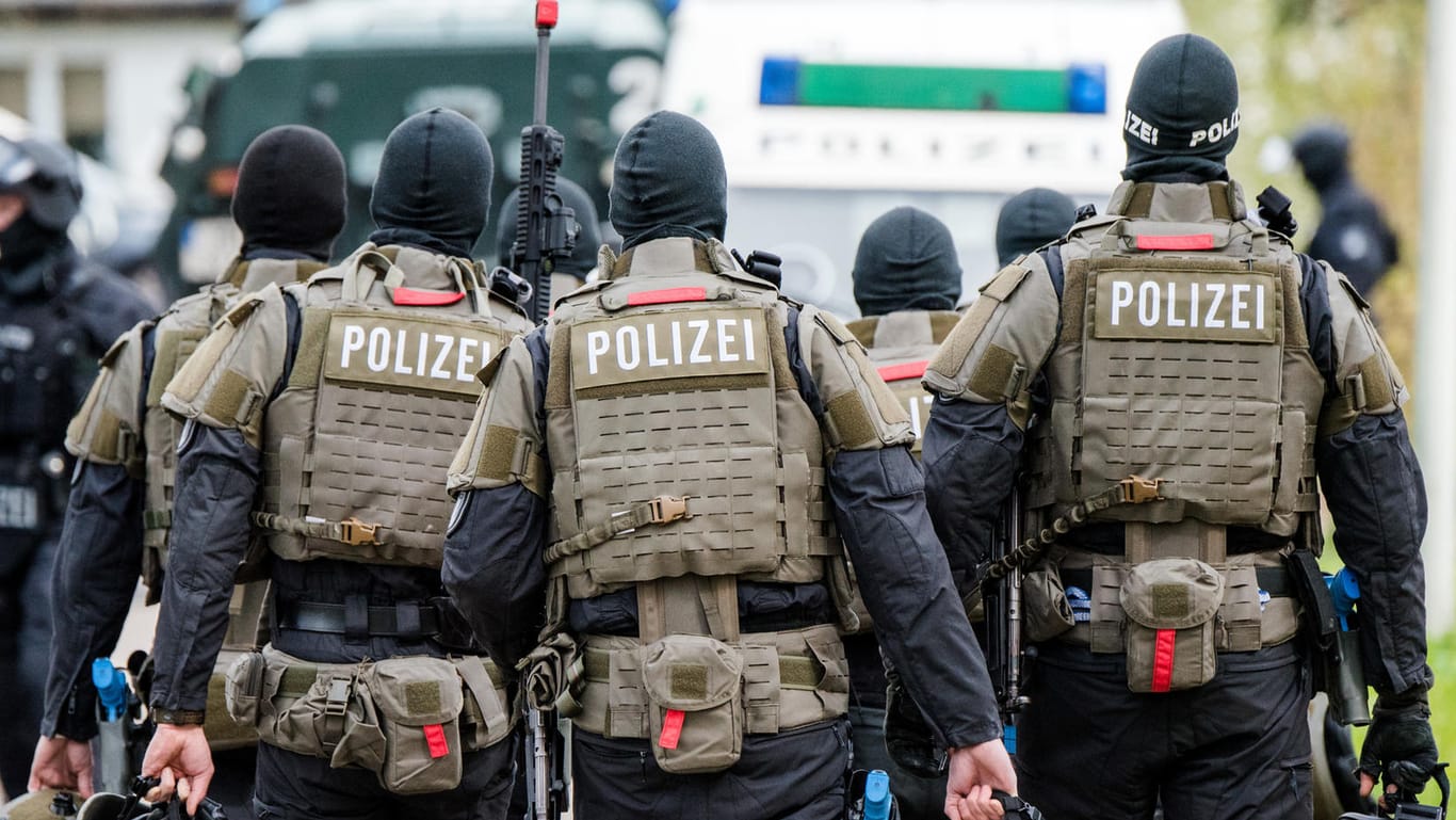 Polizisten während einer Anti-Terror-Übung in Hamburg.