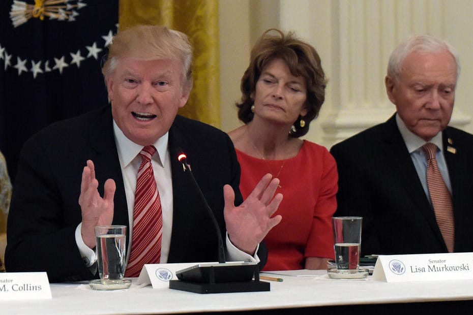 Donald Trump spricht mit republikanischen Senatoren im Weißen Haus über seine Pläne für eine Gesundheitsreform.