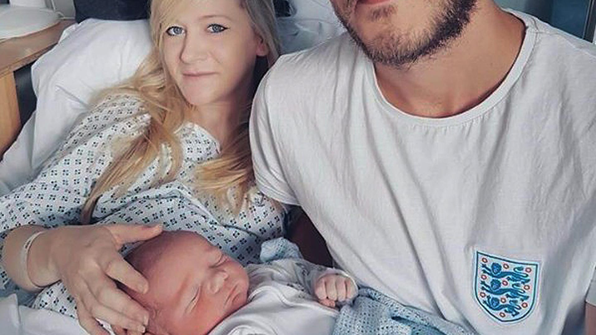 Der kleine Charlie Gard mit seiner Mutter Connie und seinem Vater Chris