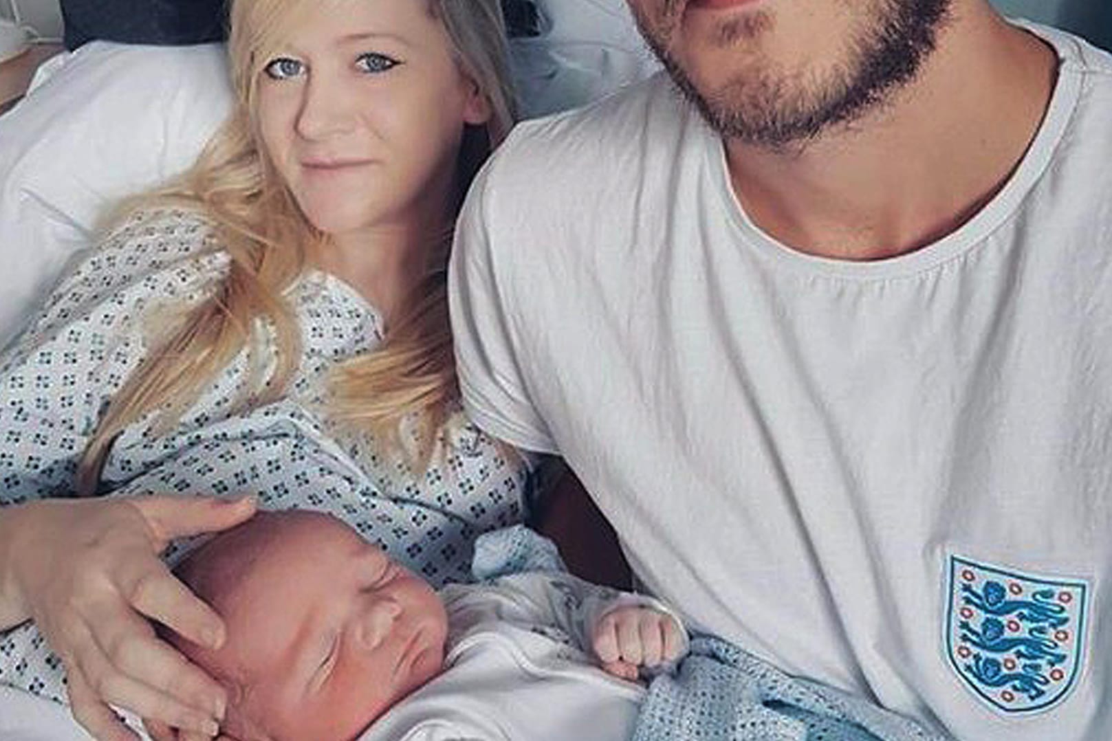 Der kleine Charlie Gard mit seiner Mutter Connie und seinem Vater Chris