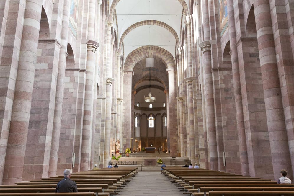 Innenansicht des Kaiserdoms in Speyer, UNESCO-Weltkulturerbe.