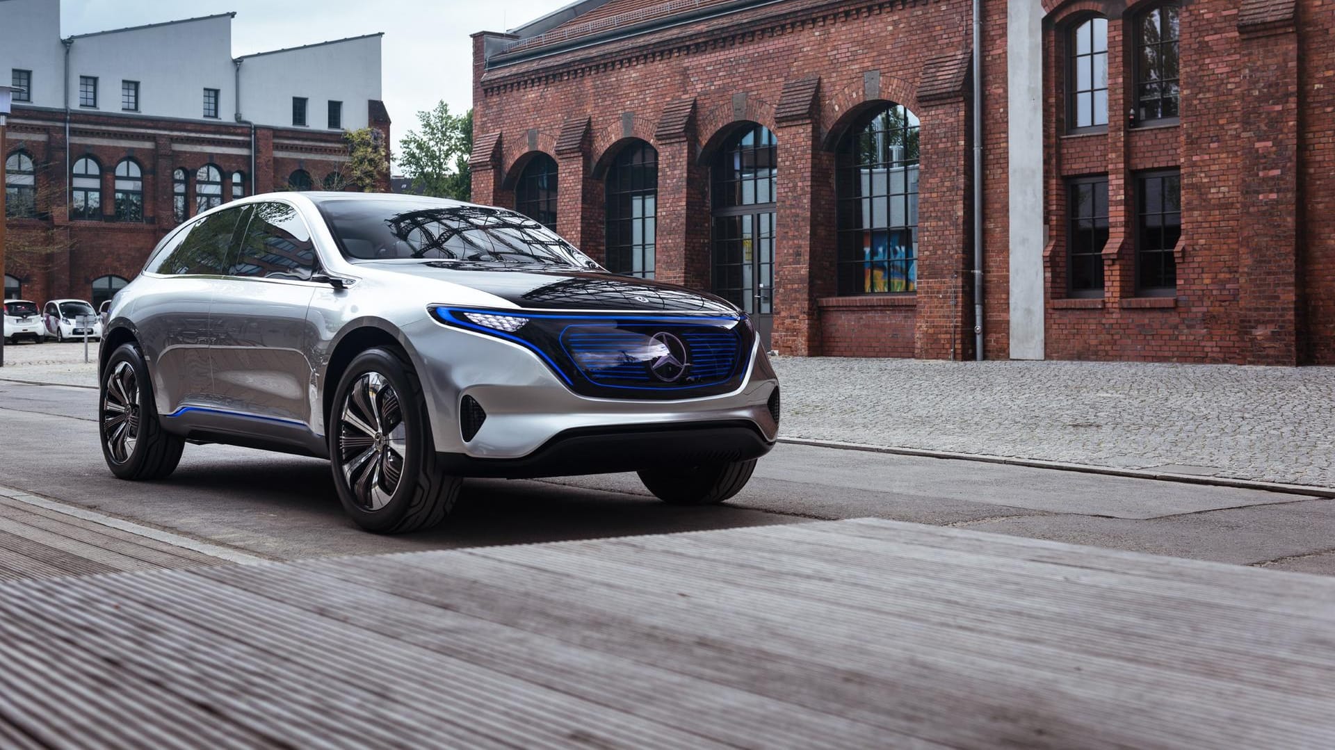 Mercedes tritt mit den EQ-Modellen gegen Tesla an. Mercedes tritt mit den EQ-Modellen gegen Tesla an.