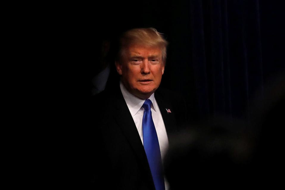 Donald Trumps Einreiseverbot tritt in Kraft