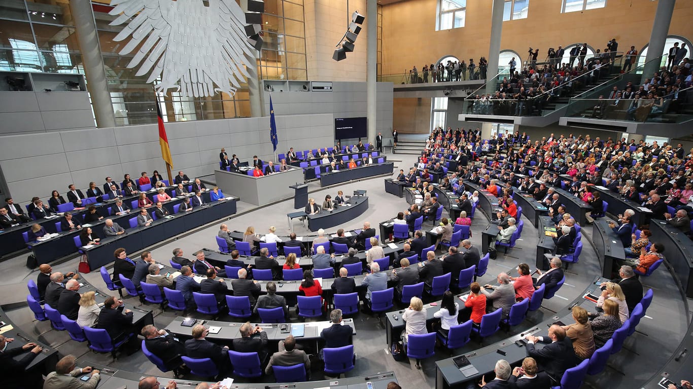 Die Parlamentarier des Deutschen Bundestages haben sich für den neuen Gesetzentwurf zum Thema Hass im Internet ausgesprochen.