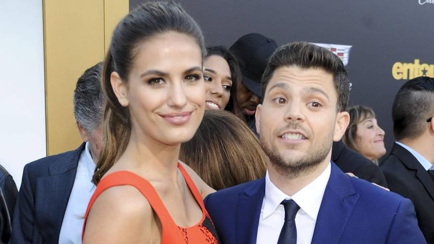 Jerry Ferrara und Breanne Racano schweben im Liebesglück.