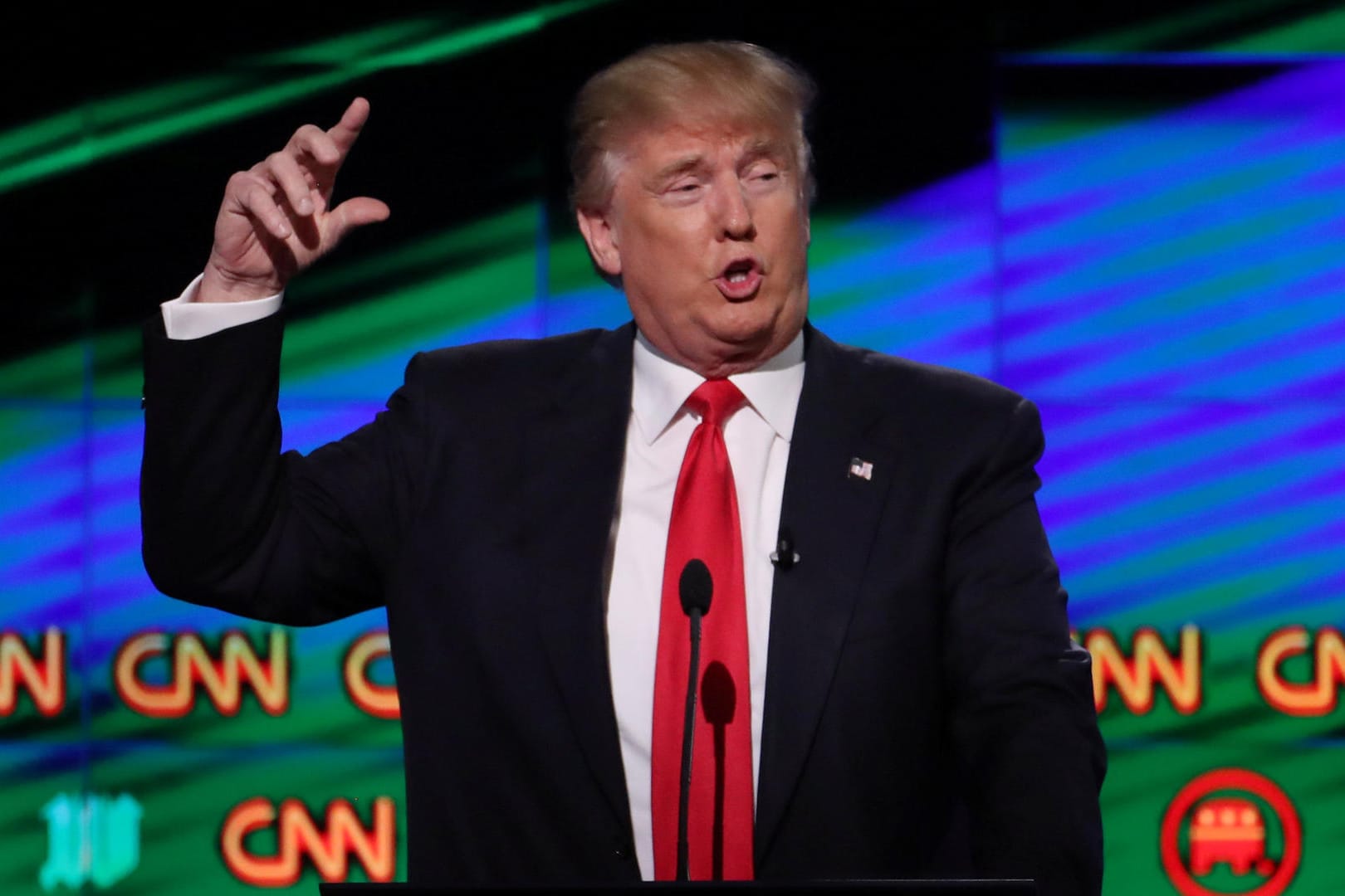 Donald Trump schockierte mit einem Prügelvideo auf Twitter.